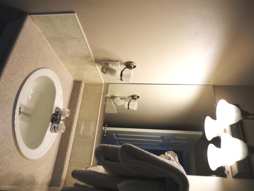 Blue Stream Motel Vernon Habitación foto