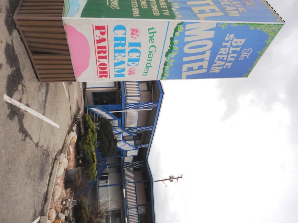 Blue Stream Motel Vernon Exterior foto