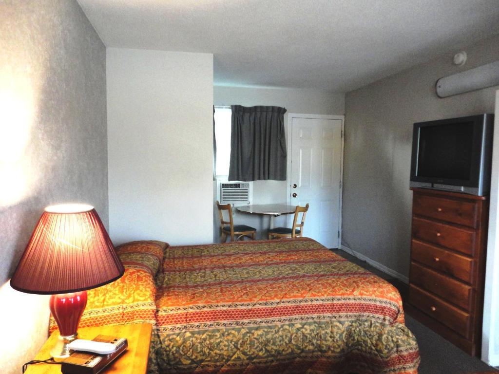 Blue Stream Motel Vernon Habitación foto