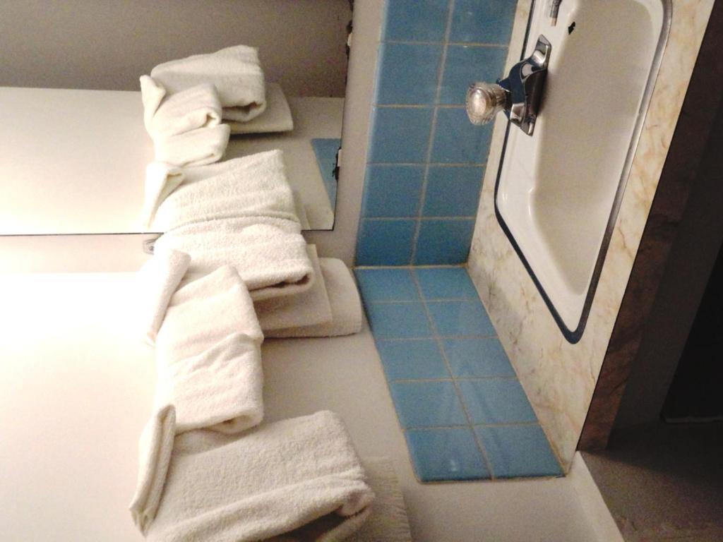 Blue Stream Motel Vernon Habitación foto