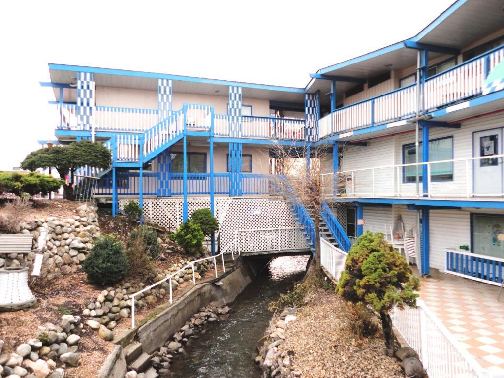 Blue Stream Motel Vernon Exterior foto