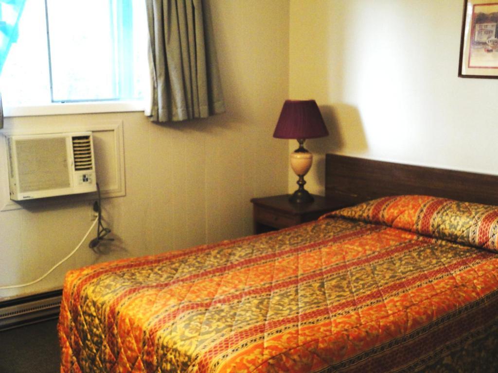 Blue Stream Motel Vernon Habitación foto