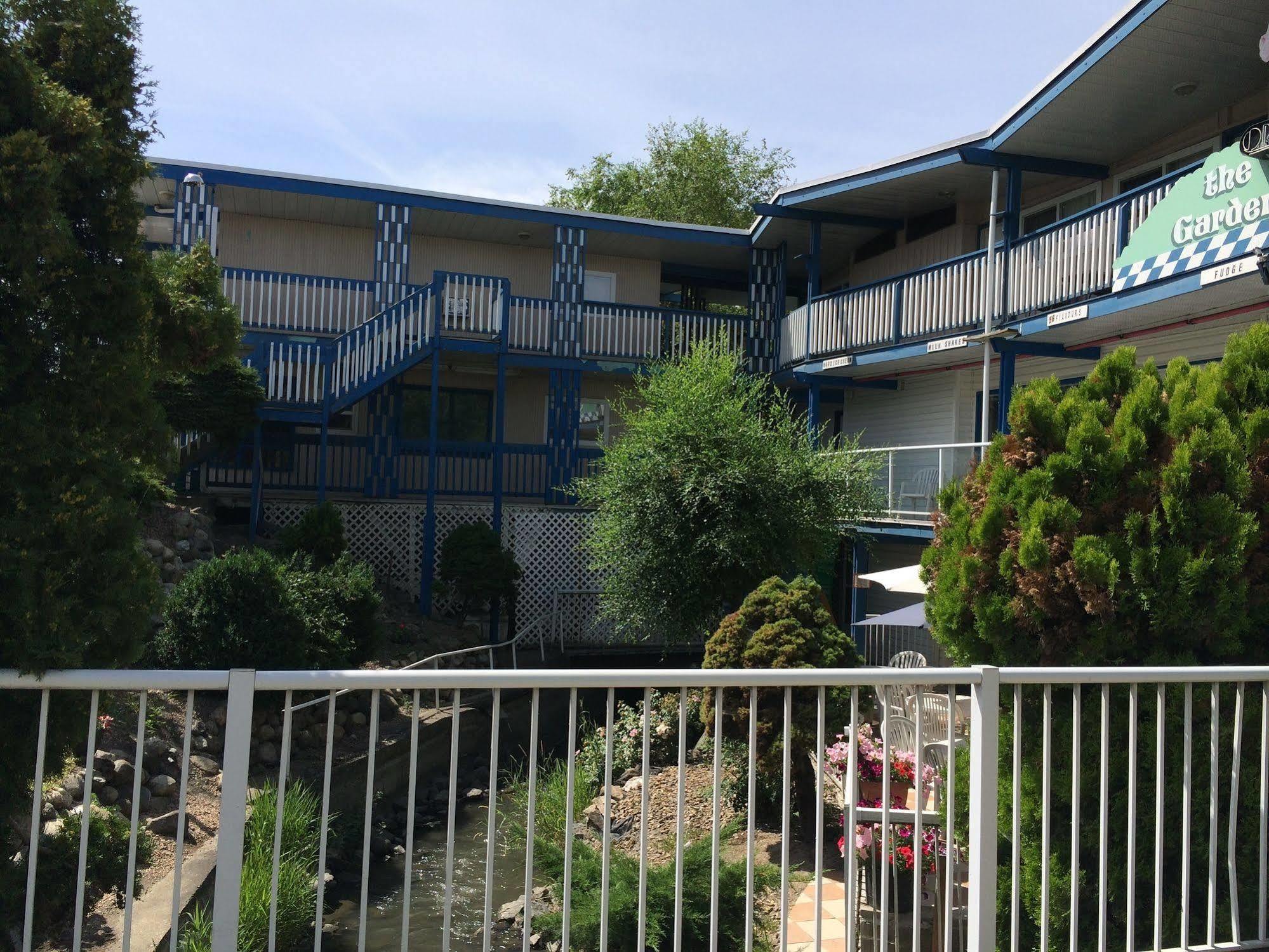 Blue Stream Motel Vernon Exterior foto